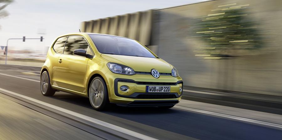  Volkswagen up! 3-Door 2016 года  (фото 18 из 25)